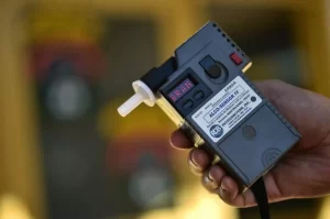 Teste do bafômetro pode acusar álcool após consumo de pão de forma, alerta Detran-GO