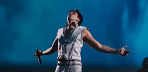 Luan Santana grava DVD com temática espacial inspirada na lua