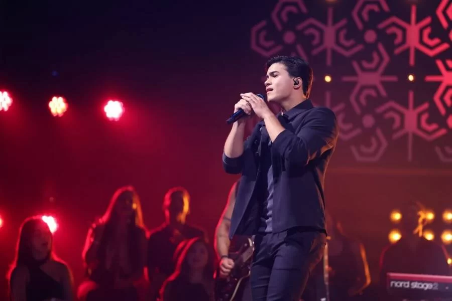 Hugo Alvarez compartilha detalhes de sua carreira musical e novos lançamentos