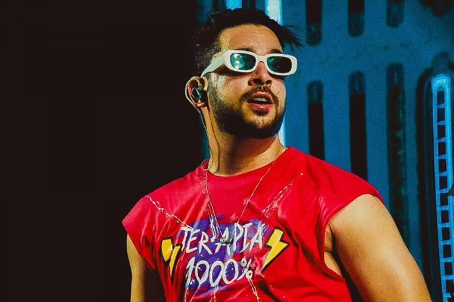 Henry Freitas toma 'banho de chuvaâ durante show em Conceição do Araguaia