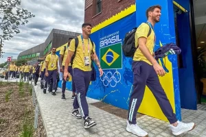 Jogos Olímpicos Paris 2024: atletas brasileiros chegam Ã  Vila Olímpica