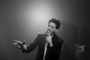 Sam Sabbá lança videoclipe de "Another Day Goes" no YouTube