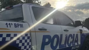 Homem é morto e mulher fica gravemente ferida em ataque a tiros durante a madrugada em Palmas; suspeitos estão foragidos