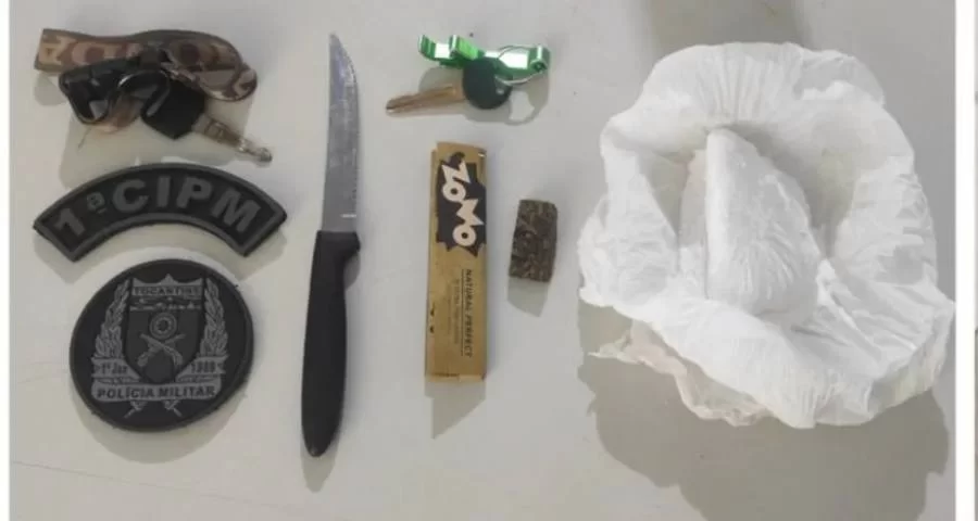 Polícia Militar apreende 100 gramas de cocaína e prende trÃªs suspeitos de tráfico de drogas em Luzimangues após denúncias