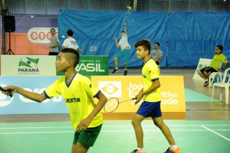 Dupla masculina de Badminton bate adversÃÂ¡rios nas quartas e garante bronze nos Jogos de Curitiba
