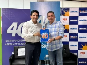 Amastha entrega a Geo proposta de plano de governo do PSB; No mesmo palanque de Cinthia antes adversários 'agora' parceiros