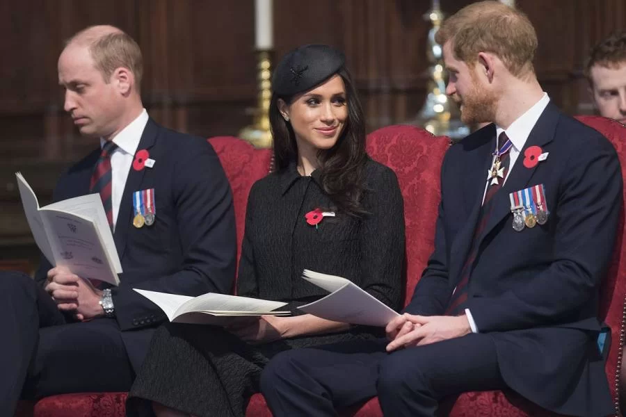 Meghan Markle critica 'desigualdade' no tratamento entre Harry e William