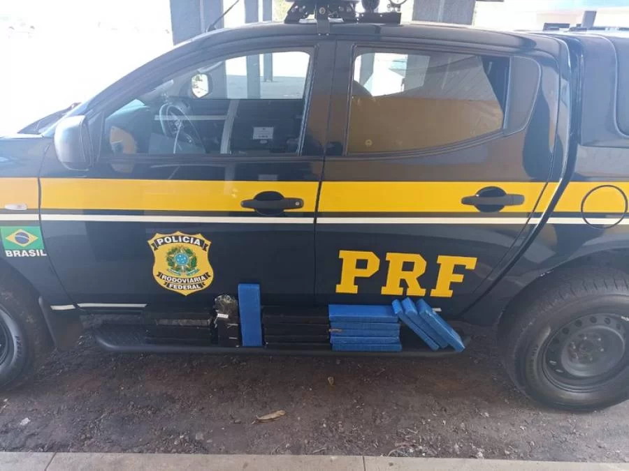 PRF apreende 17 kg de maconha em ônibus em Guaraí