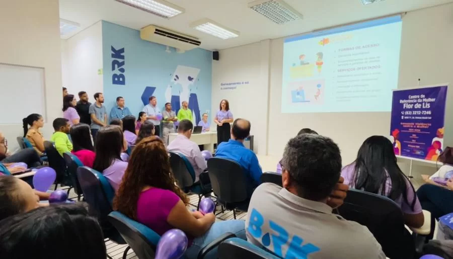 BRK promove palestra sobre violÃªncia contra a mulher como parte das atividades do Agosto Lilás