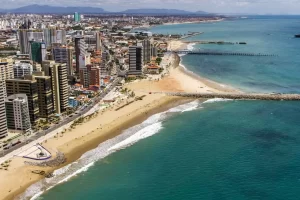 Capital do nordeste brasileiro, fundada por holandeses, é um dos destinos preferidos pelos brasileiros