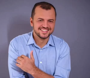 Justiça manda Guilherme Gama remover bandeiras irregulares em Formoso do Araguaia