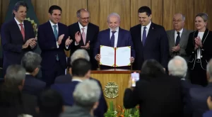 Tripé de resposta do governo ao “tarifaço”: estratégias econômicas, sociais e na defesa multilateral