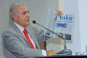 Paulo MourÃÂ£o cobra do governo plano para tirar o Tocantins do fundo do poÃÂ§o