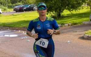 Atleta ÃÂ© atingida por lancha do Corpo de Bombeiros durante salvamento no lago de Palmas