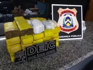 PolÃÂ­cia Civil prende quatro pessoas e aprende 19 quilos de maconha em AraguaÃÂ­na