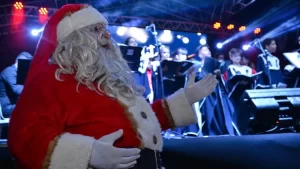 Chegada de Papai Noel marca inauguraÃÂ§ÃÂ£o de luzes natalinas no GinÃÂ¡sio em Palmas