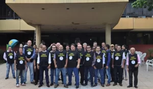 Auditores fiscais  mobilizados pelo Sindifiscal  realizam ato de protesto na sede da  Secretaria da Fazenda