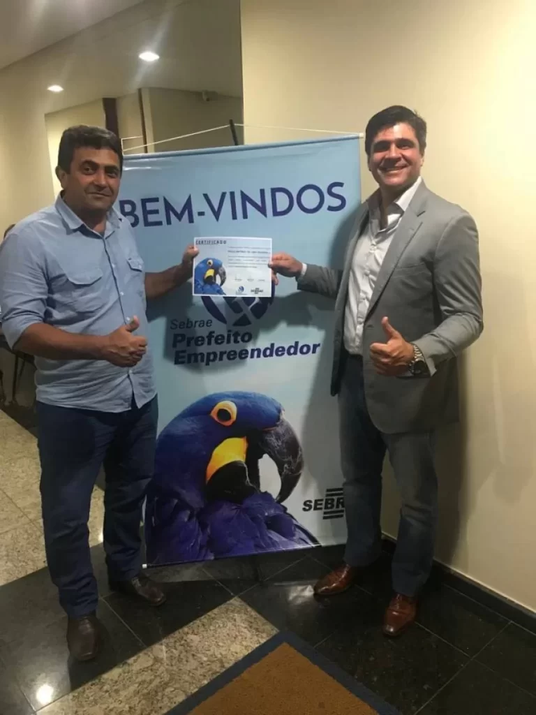 Paulo AntÃÂ´nio de Alvorada recebe prÃªmio do SEBRAE de Prefeito Empreendedor