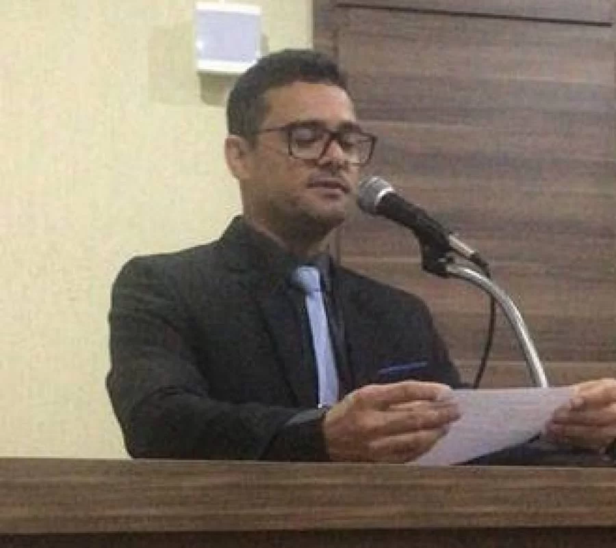 Esdras Ramos deixa lideranÃÂ§a do governo CÃÂ¢mara de Colinas, horas antes do pleito