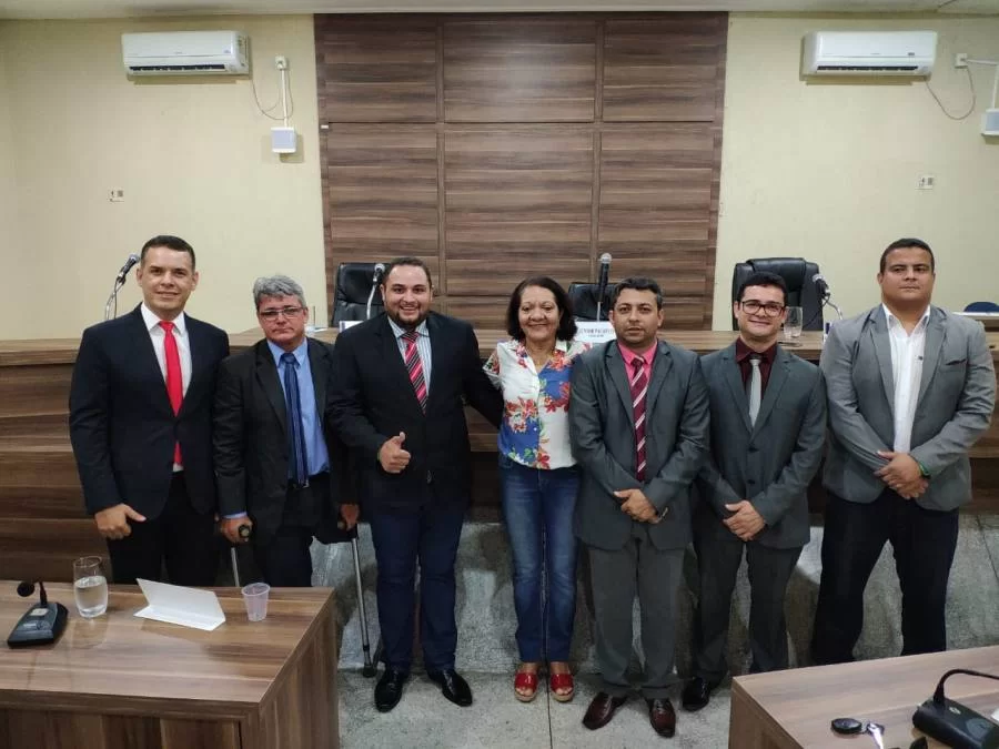 Junior Pacheco vence as eleiÃÂ§ÃÂµes da CÃÂ¢mara de Colinas com voto determinante de Marceli Rodrigues que era voto certo de Ayres