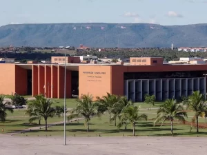 A eleiÃÂ§ÃÂ£o da mesa diretora e a indefiniÃÂ§ÃÂ£o de Carlesse sobre seu apoio