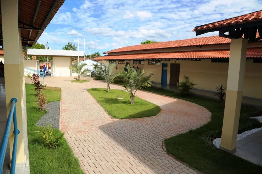 Governo do Estado entrega finalizaÃÂ§ÃÂ£o das obras de escola de WanderlÃÂ¢ndia