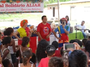 Evento voluntÃÂ¡rio oferece gratuitamente brinquedos e serviÃÂ§os para a comunidade