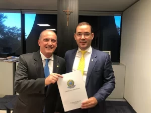 Em BrasÃÂ­lia, deputado Vicentinho JÃÂºnior fortalece articulaÃÂ§ÃÂµes em prol do Tocantins