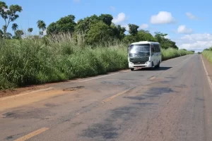 Transcolinas continua sem reparo e motoristas e usuÃÂ¡rios reclamam