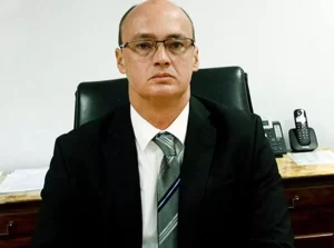 Novo secretÃÂ¡rio da SeguranÃÂ§a PÃÂºblica toma posse e ÃÂ© recebido por servidores