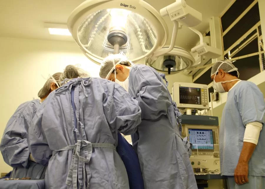 Deputados sugerem aÃÂ§ÃÂµes para novo governo garantir acesso da populaÃÂ§ÃÂ£o ÃÂ  saÃÂºde pÃÂºblica