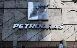 Petrobras contrata linha de crÃÂ©dito do Banco Bradesco de 2 bilhÃÂµes