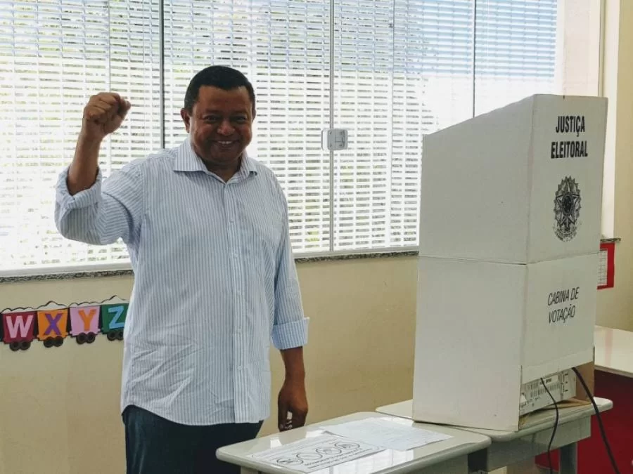 MÃÂ¡rlon Reis decide nÃÂ£o apoiar nenhum dos candidatos que estÃÂ£o no segundo turno