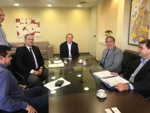 Governador Carlesse e prefeito de Gurupi debatem construÃÂ§ÃÂ£o de rodoviÃÂ¡ria e parque Pouso do Meio