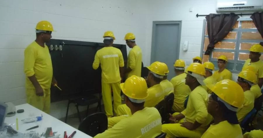 Reeducandos do Barra da Grota constroem galpÃÂ£o de manutenÃÂ§ÃÂ£o na unidade