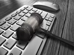 Empresa ÃÂ© condenada por demora no cancelamento de registro de cliente no SPC