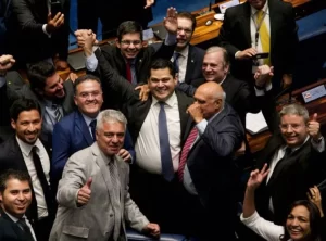 Com desistÃªncia de Renan, Eduardo Gomes vota em David Alcolumbre para presidÃªncia do Senado; IrajÃÂ¡ tambÃÂ©m vota e KÃÂ¡tia Abreu  e incÃÂ³gnita