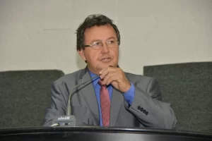 Lagoa da ConfusÃÂ£o: Para nÃÂ£o prejudicar a safra, Vilmar pede urgÃªncia no reparo da ponte do Rio Urubu