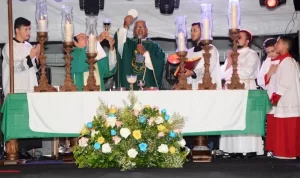 Evento catÃÂ³lico encerra programaÃÂ§ÃÂ£o de Carnaval na Via Lago em AraguaÃÂ­na