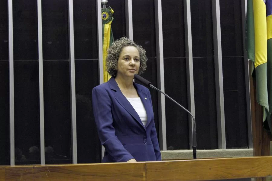 Ao comentar crise dos combustÃÂ­veis, Josi volta a defender a Reforma TributÃÂ¡ria