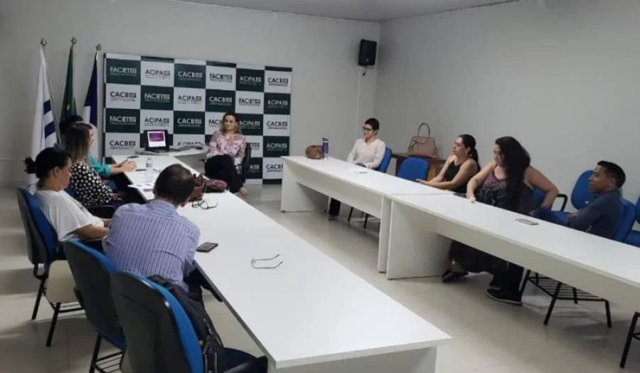 Roda de conversa discute sobre a saÃÂºde mental dos jornalistas no cenÃÂ¡rio atual