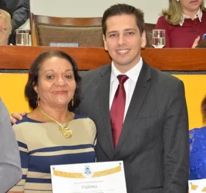 Deputado Estadual Olyntho homenageia vereadora  Raimundinha pelo dia da mulher