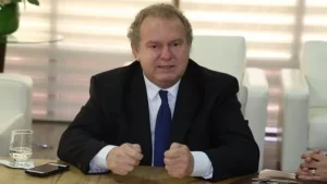 Governador Carlesse vai pessoalmente ÃÂ¡ AL para apagar fogo amigo sobre MP polÃªmica de progressÃÂµes do funcionalismo