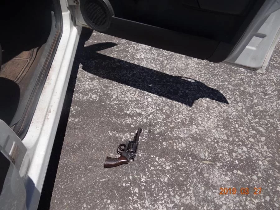 PolÃÂ­cia Civil prende dois homens por porte ilegal de arma de fogo em frente ao FÃÂ³rum de Gurupi