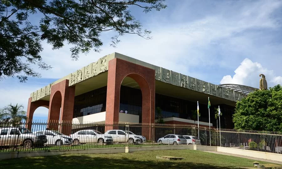 Governo pagarÃÂ¡ servidores que recebem salÃÂ¡rio lÃÂ­quido de atÃÂ© R$ 3.800 nesta sexta-feira