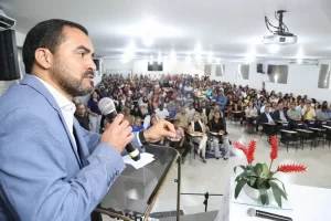 Parceria entre BNDES e Governo do Tocantins leva programa TO Ligado a AraguaÃÂ­na