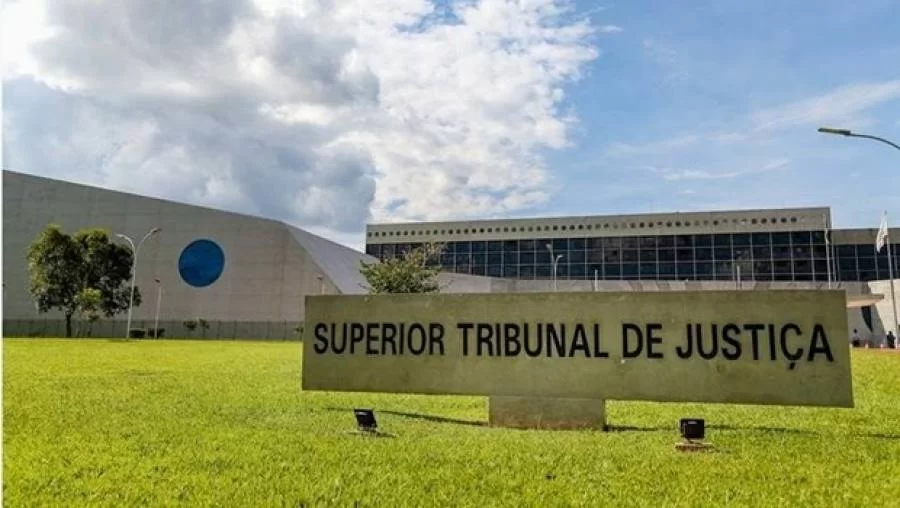 AÃÂ§ÃÂ£o de prestaÃÂ§ÃÂ£o de contas nÃÂ£o pode ser utilizada por alimentante para fiscalizar uso da pensÃÂ£o