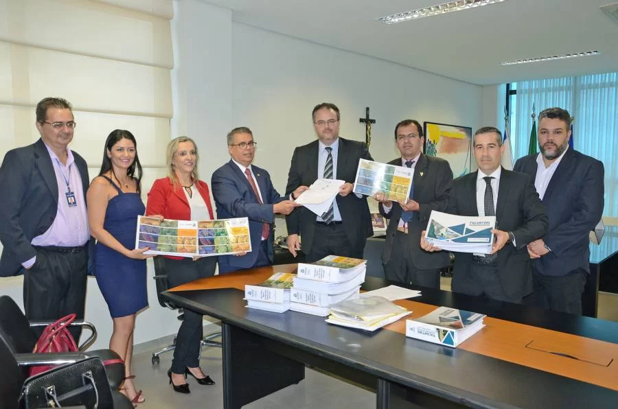 Controladoria e Fazenda entregam contas do governador ao TCE do TO