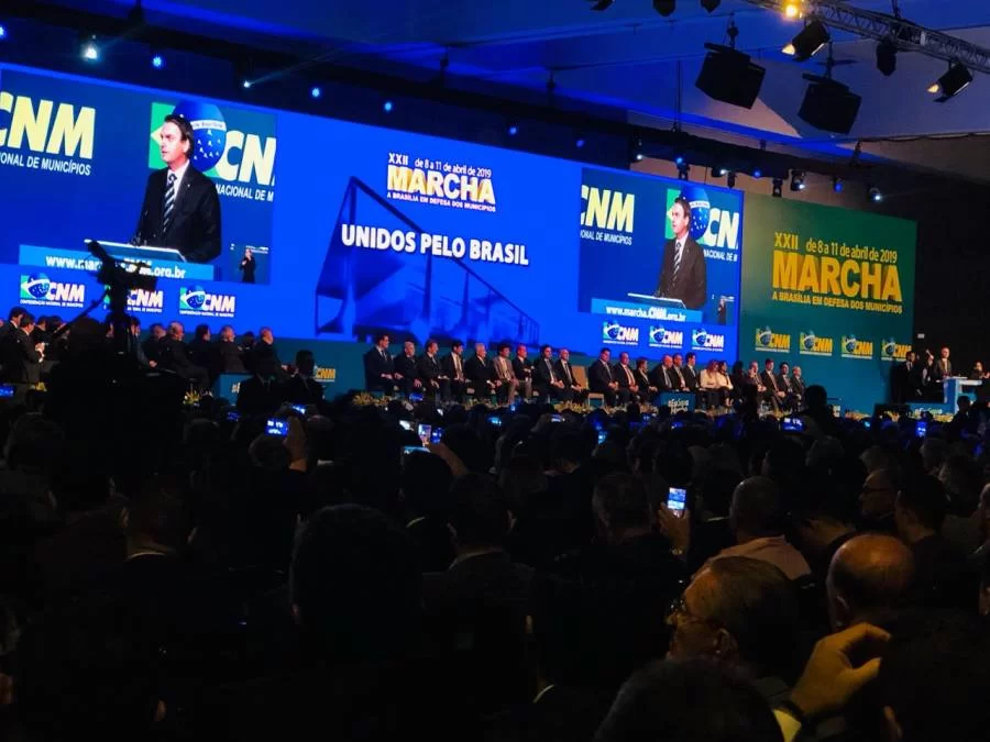 Marcha a BrasÃÂ­lia: ATM comemora anÃÂºncio do presidente Bolsonaro   de aumentar em 1% o FPM, por meio de emenda constitucional