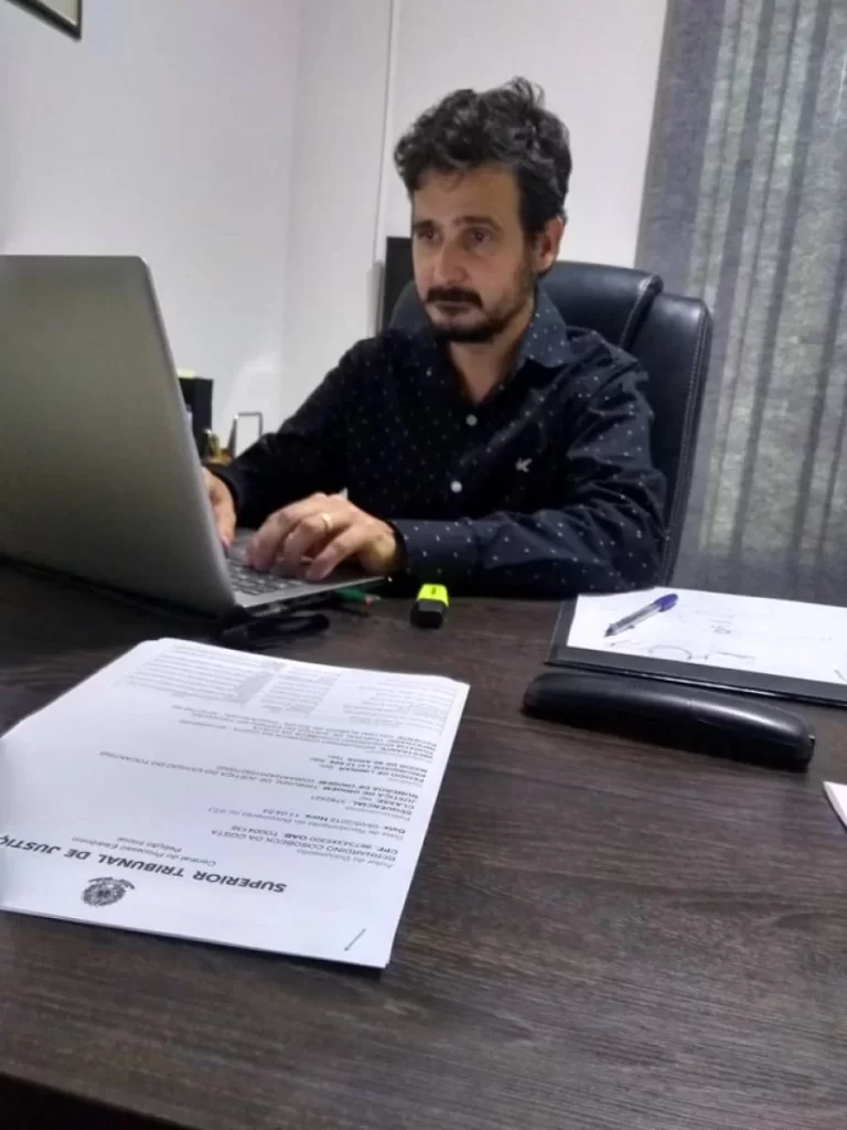 Advogado denÃÂºncia no MinistÃÂ©rio PÃÂºblico agressÃÂµes em delegacia de Colinas